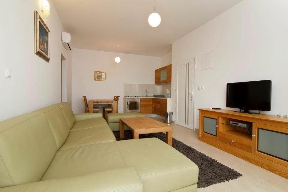 Apartments Vela Sollis Marusici  الغرفة الصورة