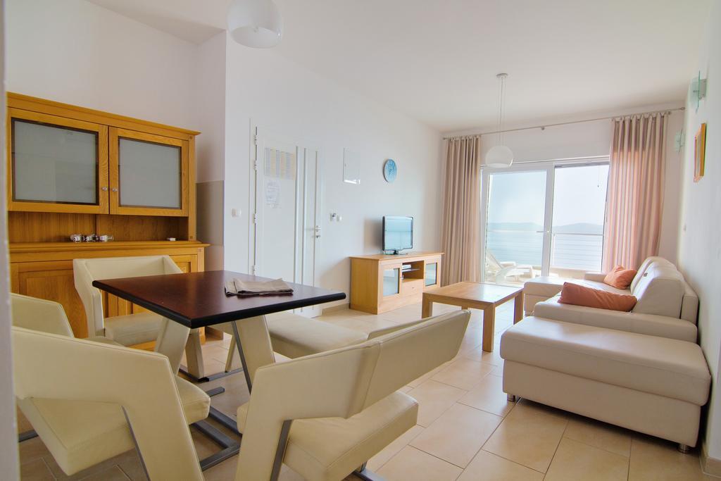 Apartments Vela Sollis Marusici  الغرفة الصورة