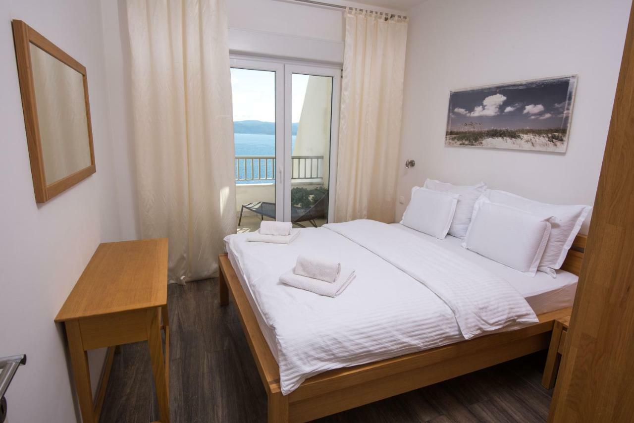 Apartments Vela Sollis Marusici  المظهر الخارجي الصورة