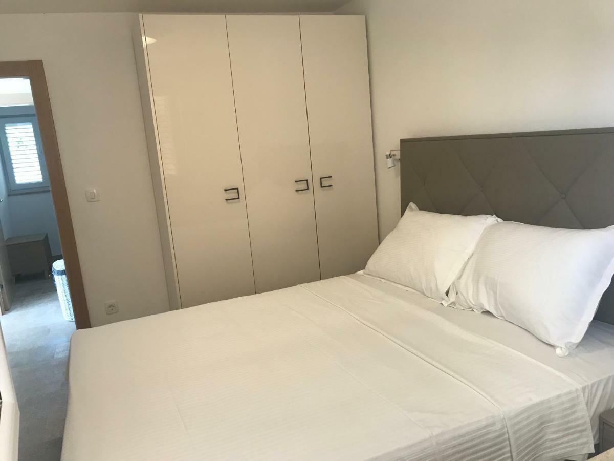 Apartments Vela Sollis Marusici  المظهر الخارجي الصورة